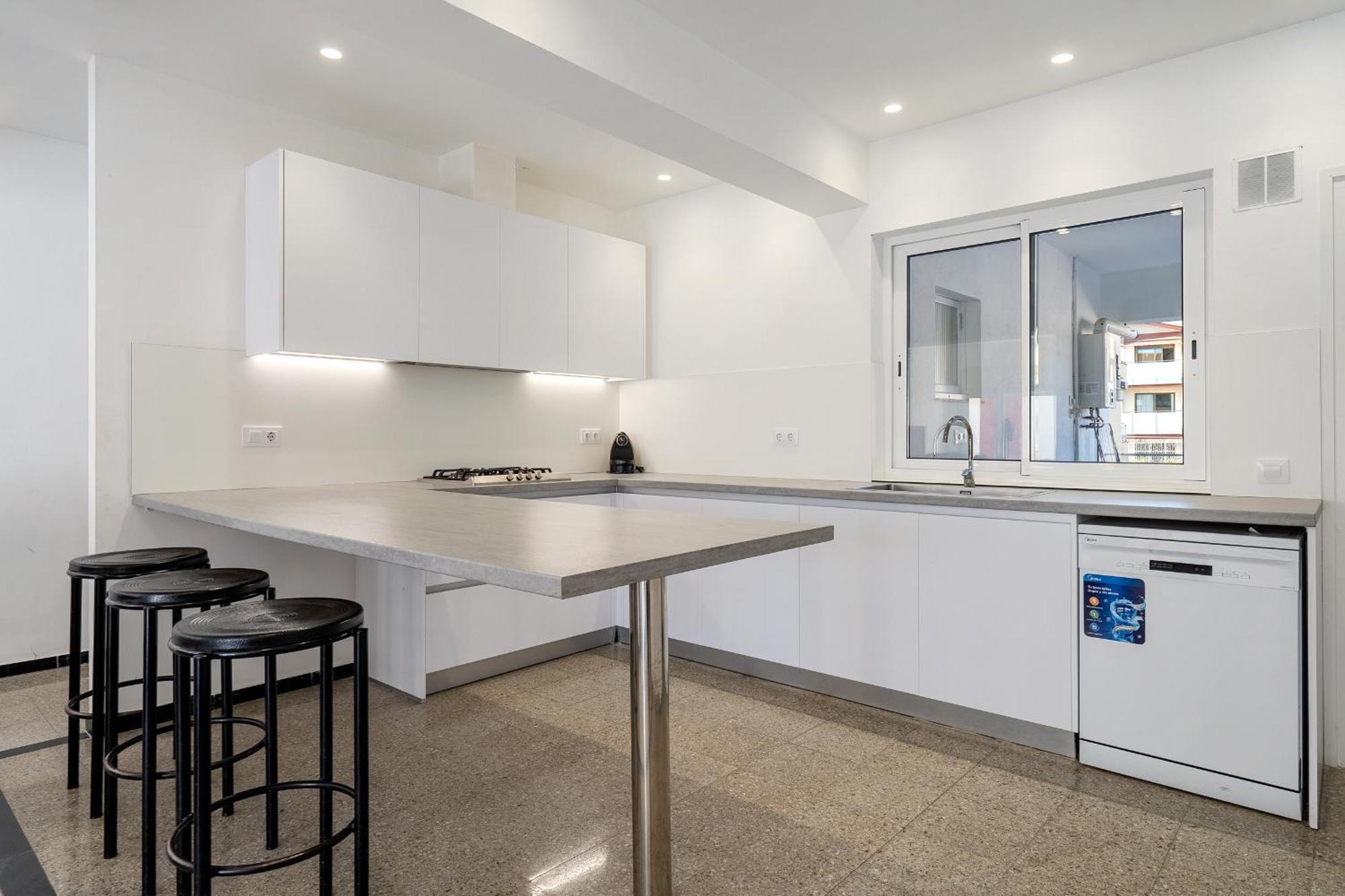 Hauzify I Riera Apartment